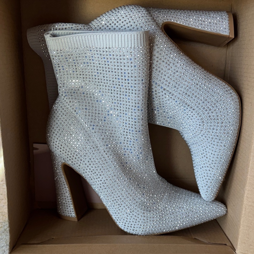 Shimmering Silver Women's Ankle Booties Size 6